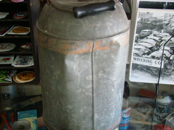 Acme Oil Can With Dispenser Back