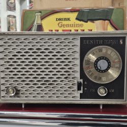 Zenith Model S-52233 AM FM Radio