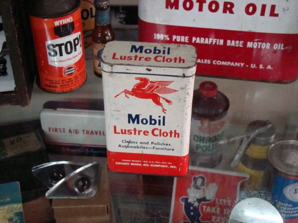 Mobil Lustre Cloth Tin