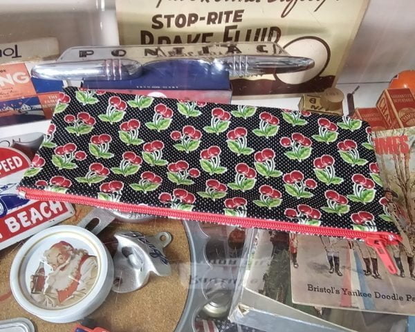 Grumps Pin-Up Makeup/Clutch Bag Small Zipper