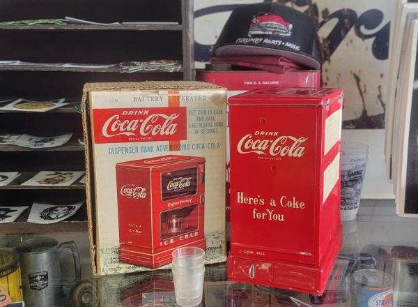 Drink Coca-Cola Dispenser Bank Side 2