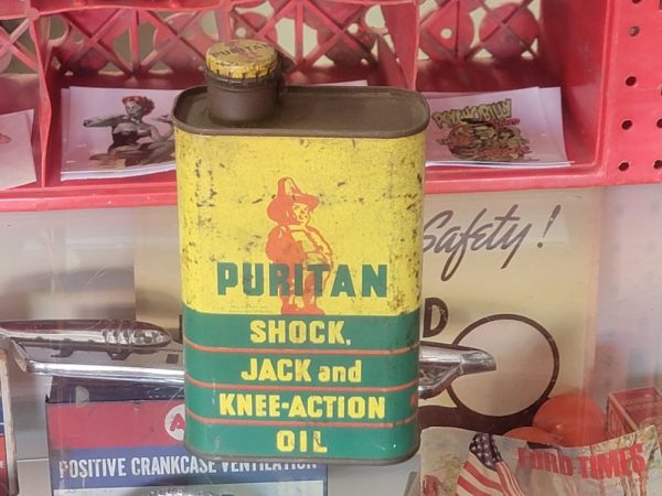 Puritan Shock Jack And Knee-Action Oil Tin