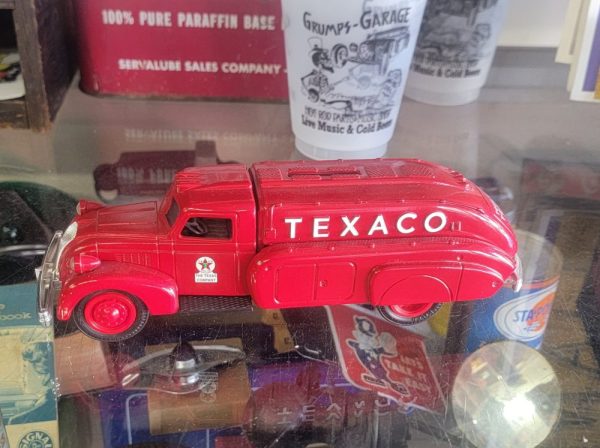 Texaco 1939 Airflow Tanker Bank