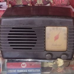 Federal Bakelite Radio Model 1040TB