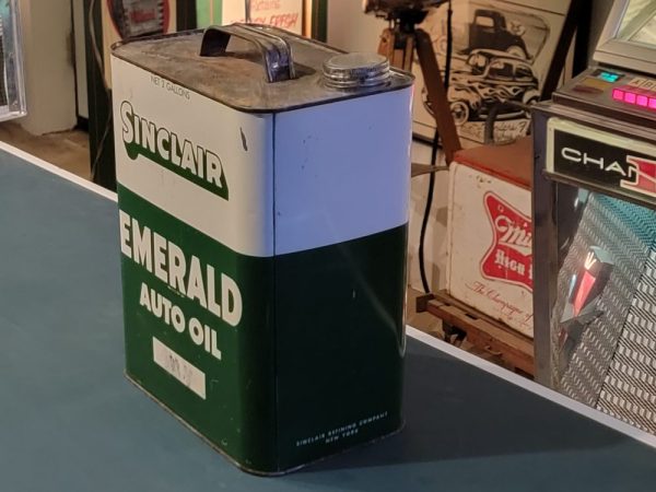 Sinclair Emerald Auto Oil Can Left