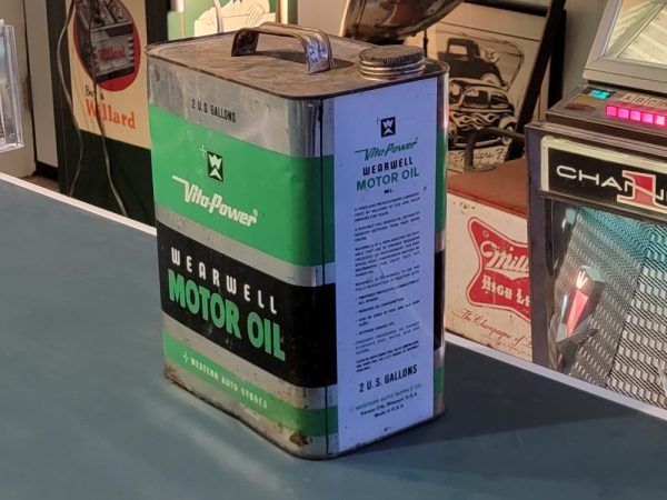 Vita-Power Wearwell Motor Oil Can Left