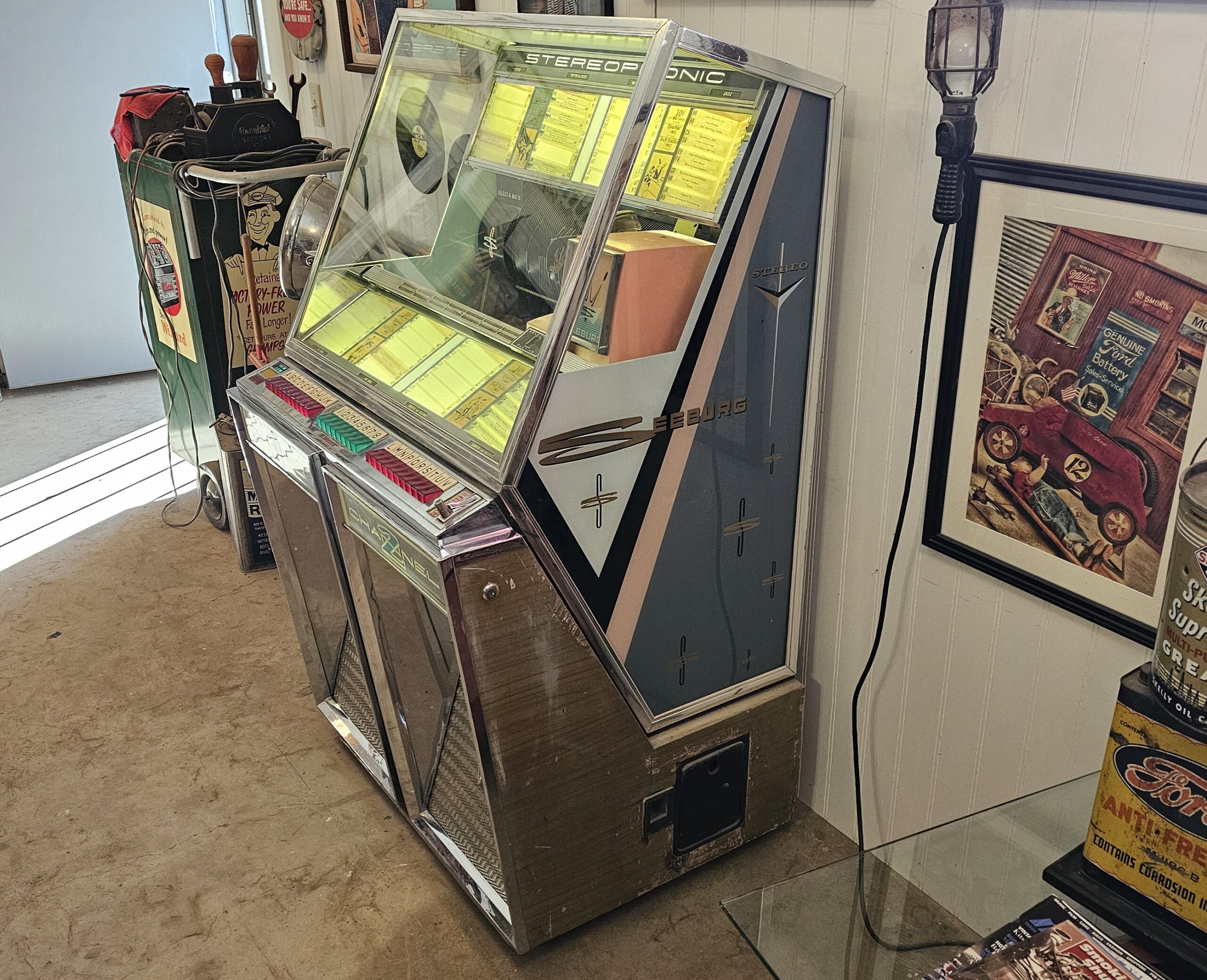 Seeburg Model 222 Jukebox Right