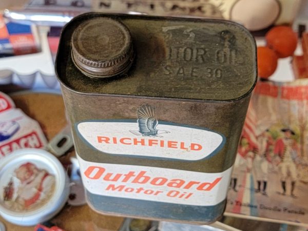 Richfield Outboard Motor Oil Can Top