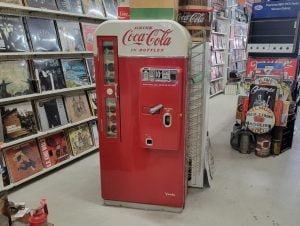 COCA-COLA 1957 VENDO 81 Vending Machine