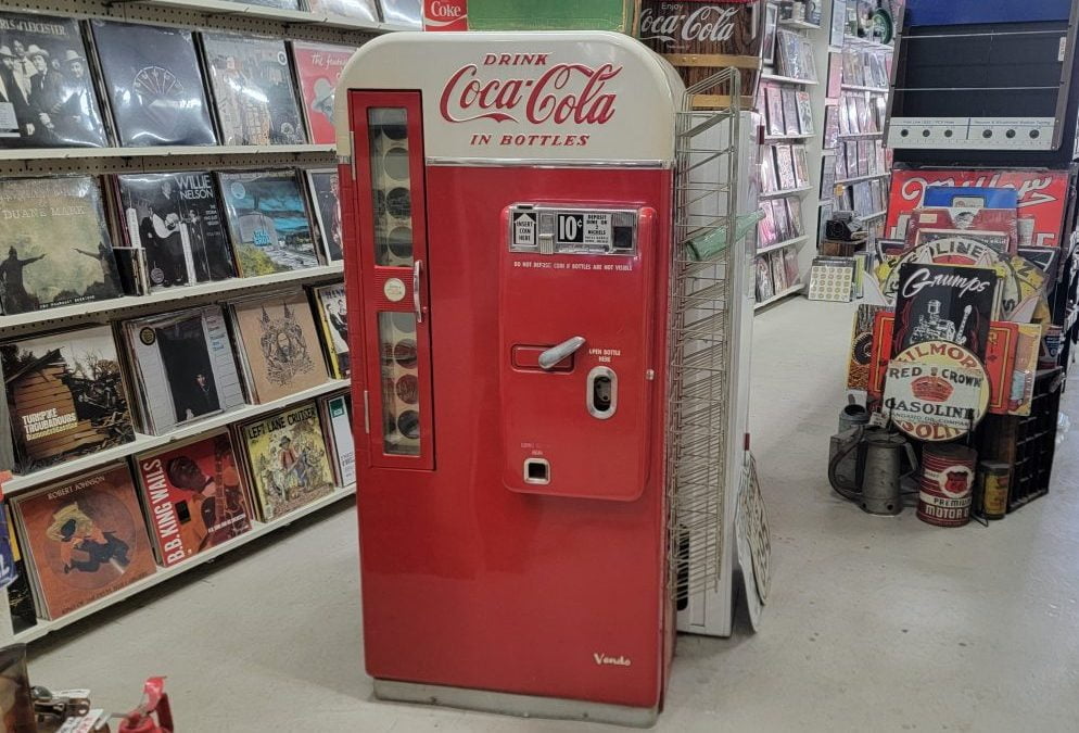 COCA-COLA 1957 VENDO 81 Vending Machine