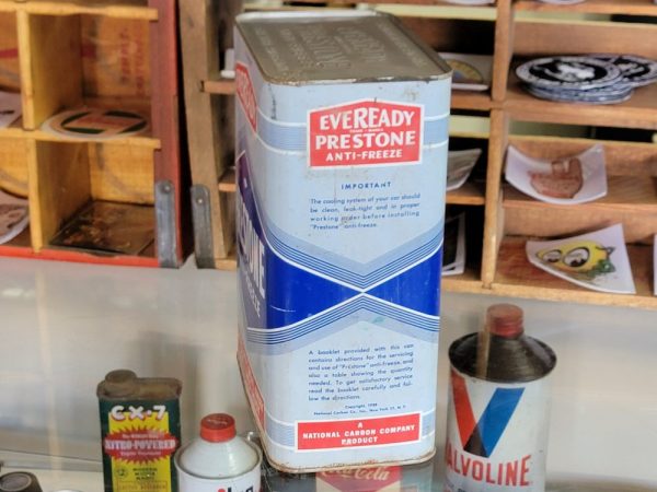 Eveready Prestone Anti-Freeze Can Right