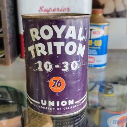 Union 76 Royal Triton 10-30 Motor Oil Can, Quart