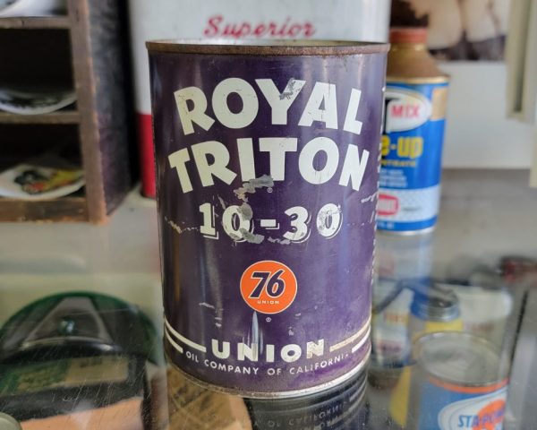 Union 76 Royal Triton 10-30 Motor Oil Can, Quart Back