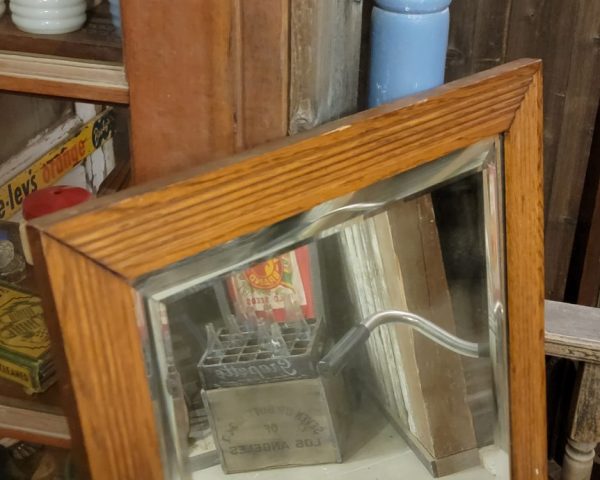 Ribbed Oak Beveled Mirror Top