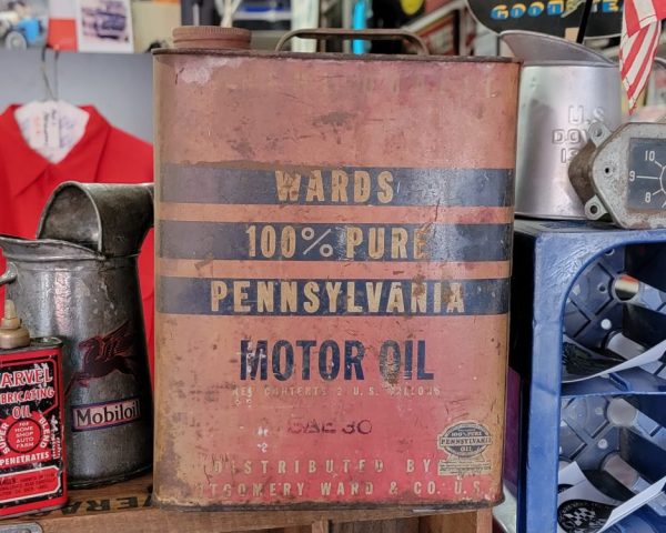 Wards 100 Pure Pennsylvania Motor Oil Can