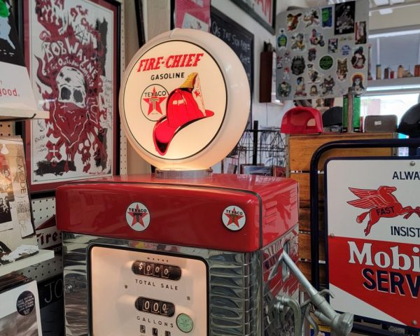 Texaco Fire Chief Wayne 605 Gas Pump, Restored Globe