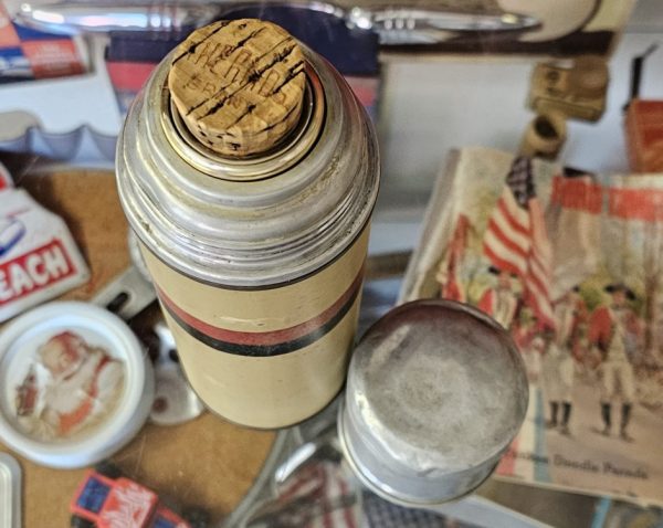 Thermos Tan, Red & Black Cork Stopper