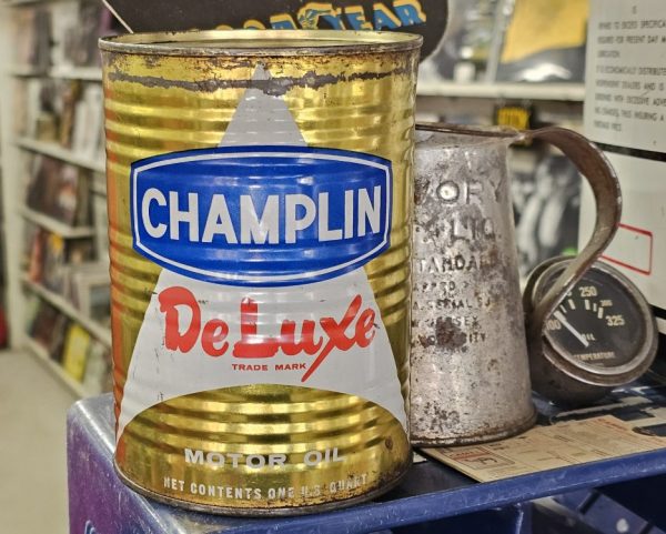 Champlin DeLuxe Motor Oil, Quart