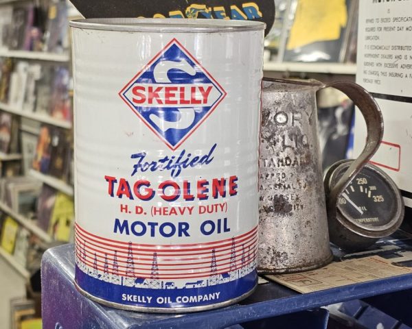 Skelly Tagolene Heavy Duty Motor Oil Can, Quart