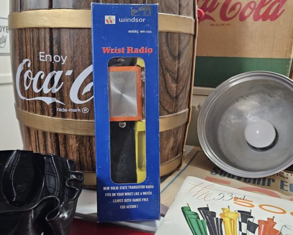 Windsor Model WR-200 Wrist Radio
