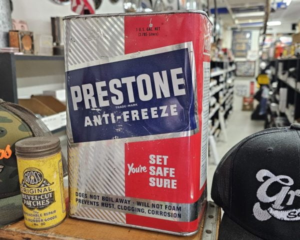 Eveready Prestone Anti-Freeze Can Red 