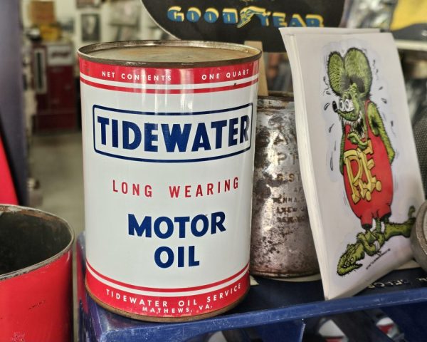 Tidewater Long Wearing Motor Oil Can