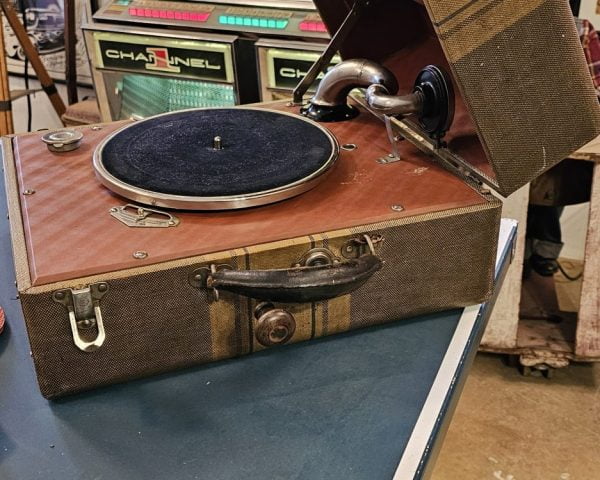 Silvertone Portable 78 Record Player, 1940s Leather Carry Handle & Crank