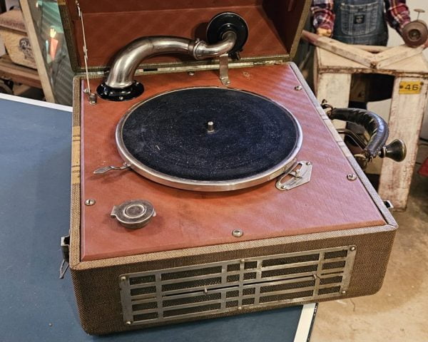 Silvertone Portable 78 Record Player, 1940s Platter